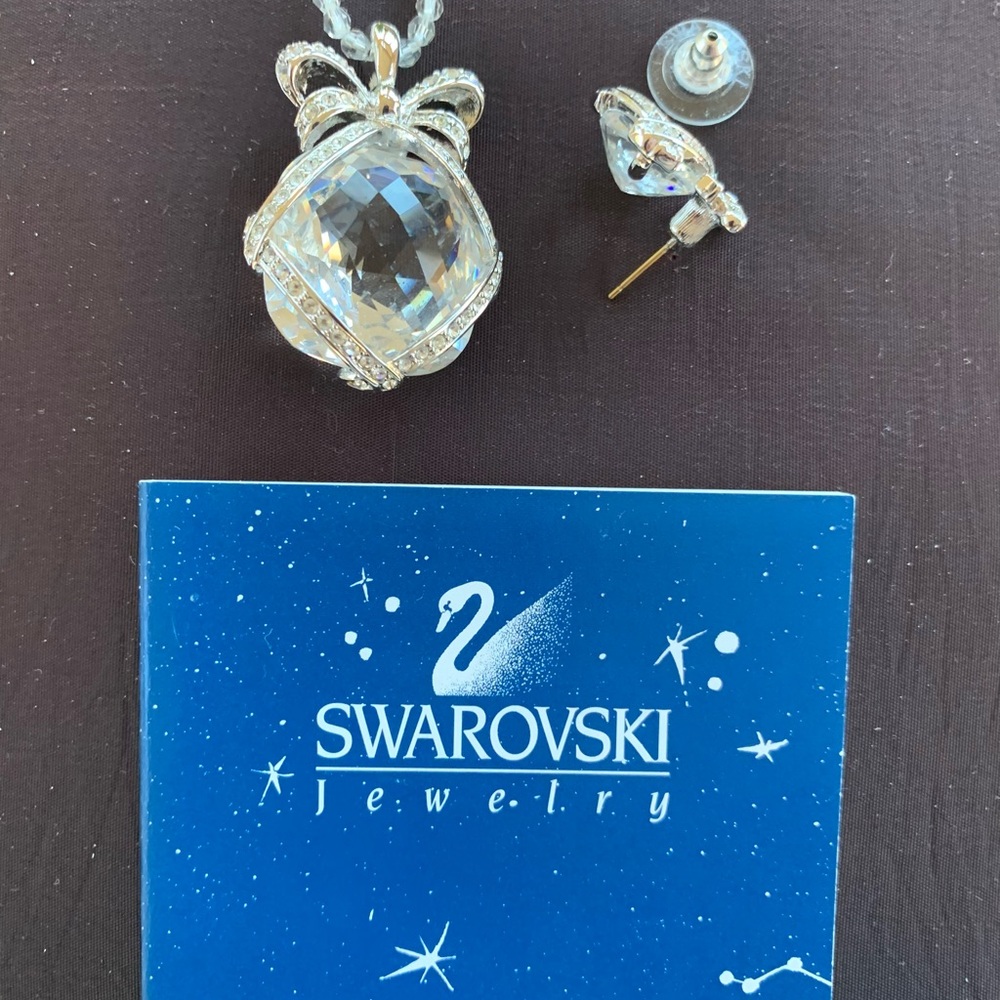 Swarovski Crystal 2000 millennium necklace & earring set - Picture 5 of 9